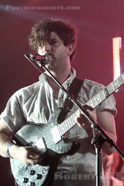 FOALS - 2010-07-02 - BELFORT - Presqu'ile du Malsaucy - Yannis Philippakis